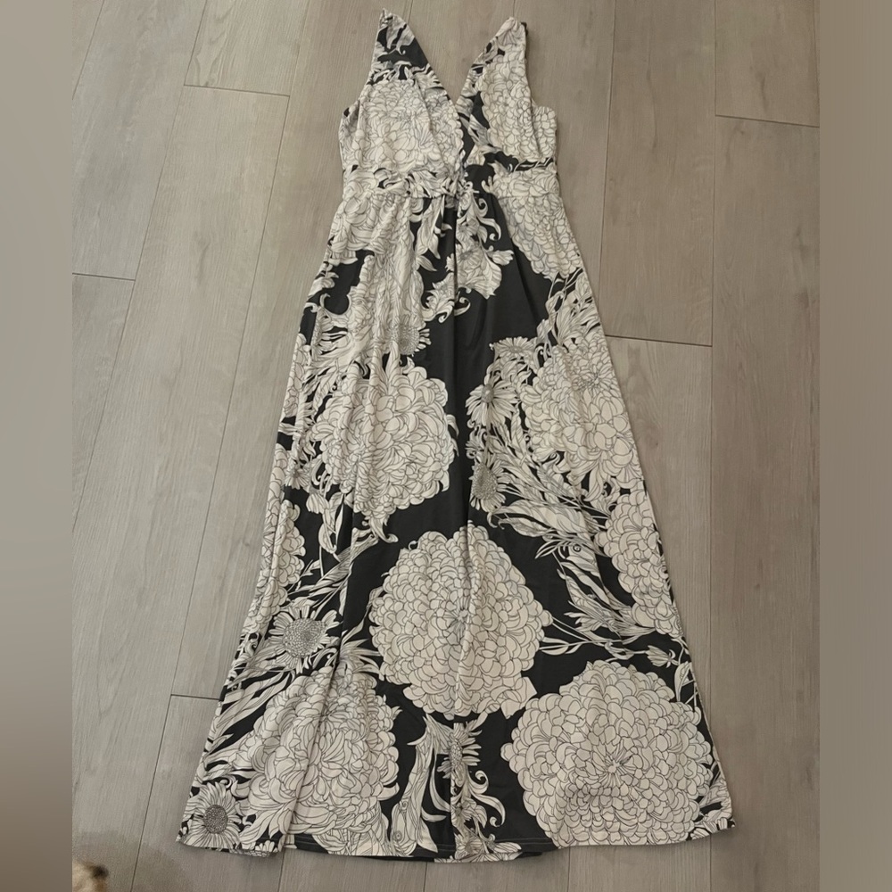White and grey flowered maxi dress